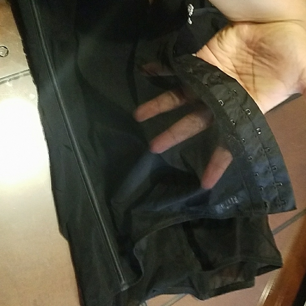 Lingerie - Picture 3 of 5